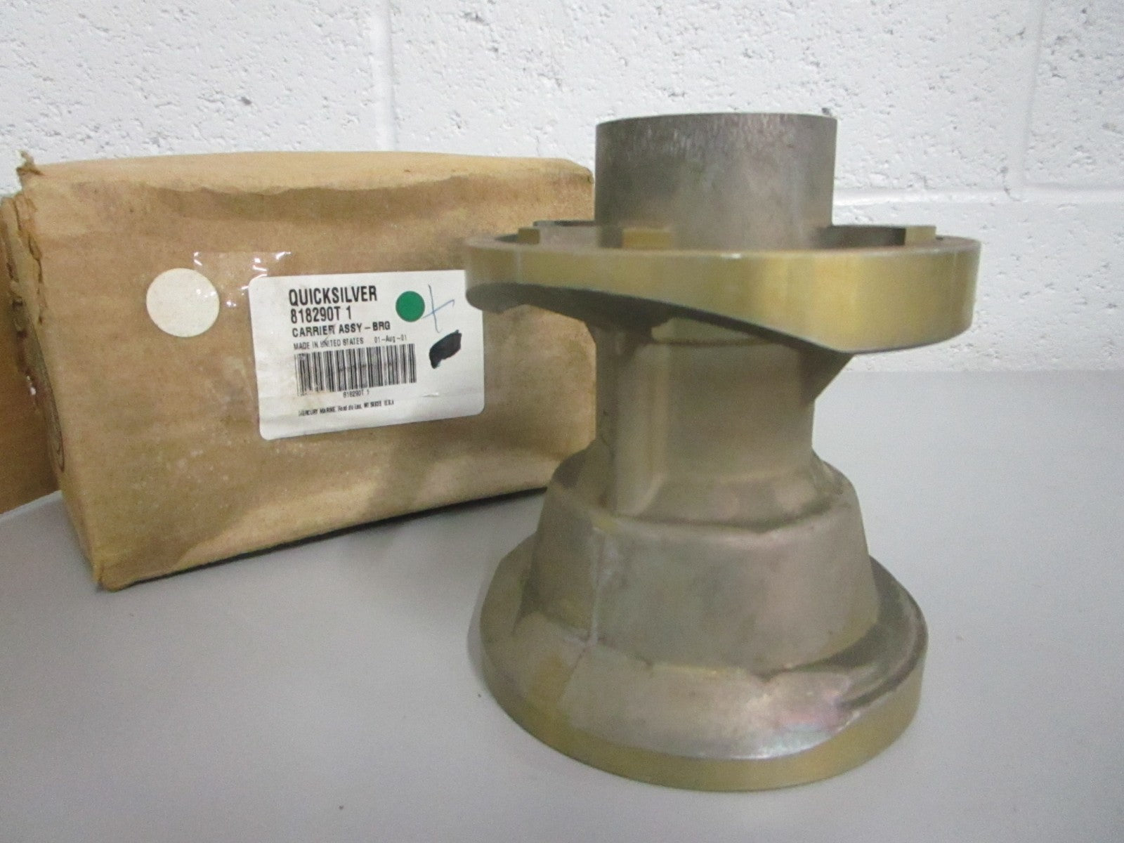 NEW OEM 818290T1 Mercury Quicksilver Bearing Carrier Assy 0820
