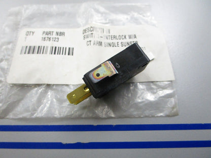 *NEW OEM* 0810 Briggs & Stratton Switch 1676123