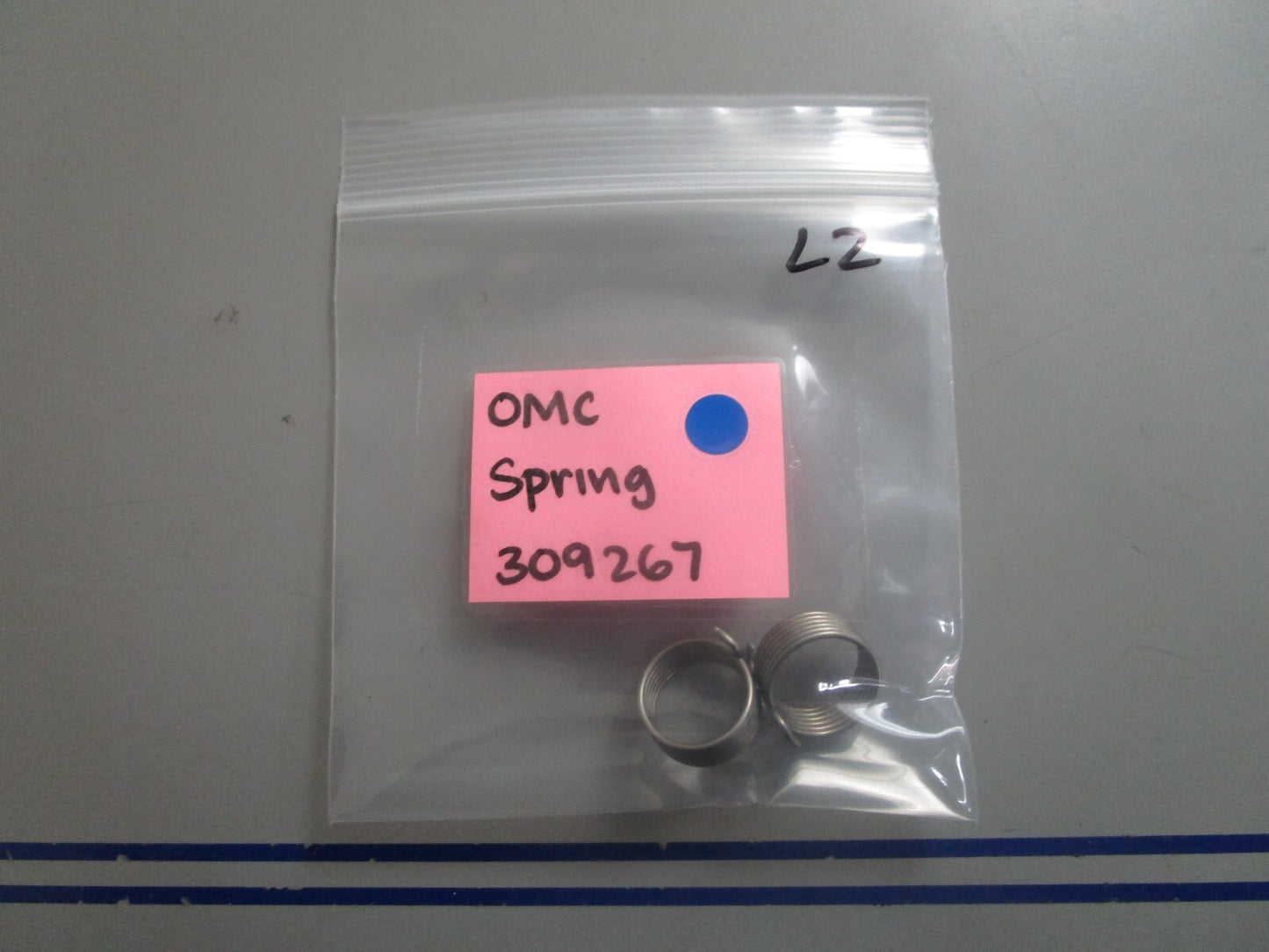*NEW OEM* (LOT OF 2) 0810 OMC Johnson Evinrude Spring 309267 0309267