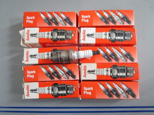 NEW OEM (LOT OF 10) 2852 Autolite Spark Plug 0820