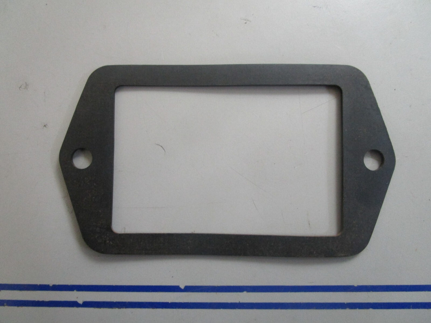 *NEW OEM* 0810 Volvo Penta Gasket 831129