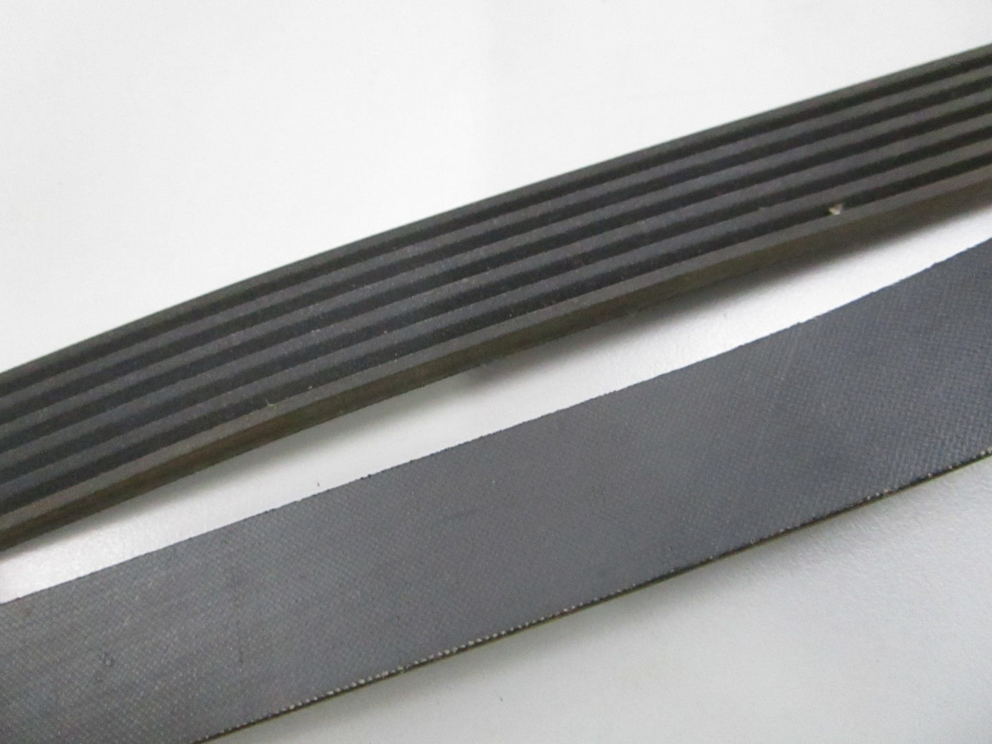 Gates K060539 Micro-V Serpentine Belt 6-Rib 53.96in NEW 0810