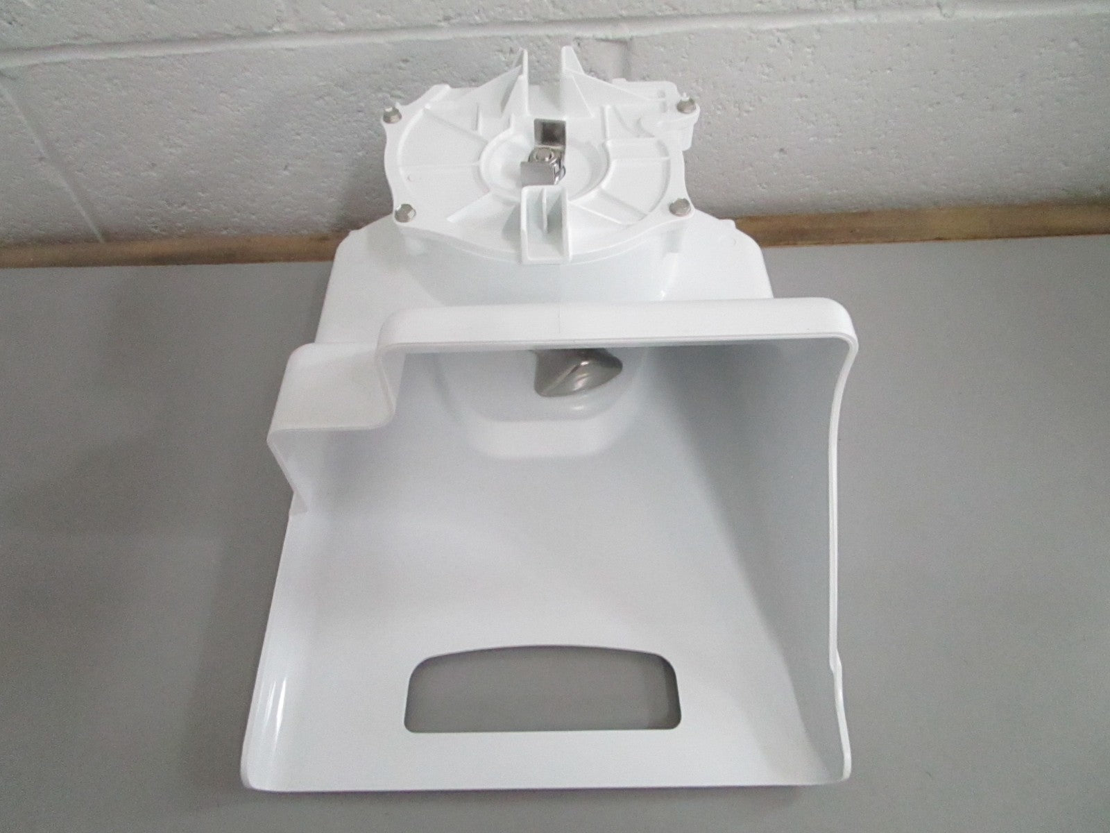 *NEW OEM* 0820 GE Ice Bucket & Motor Kit WR49X10322