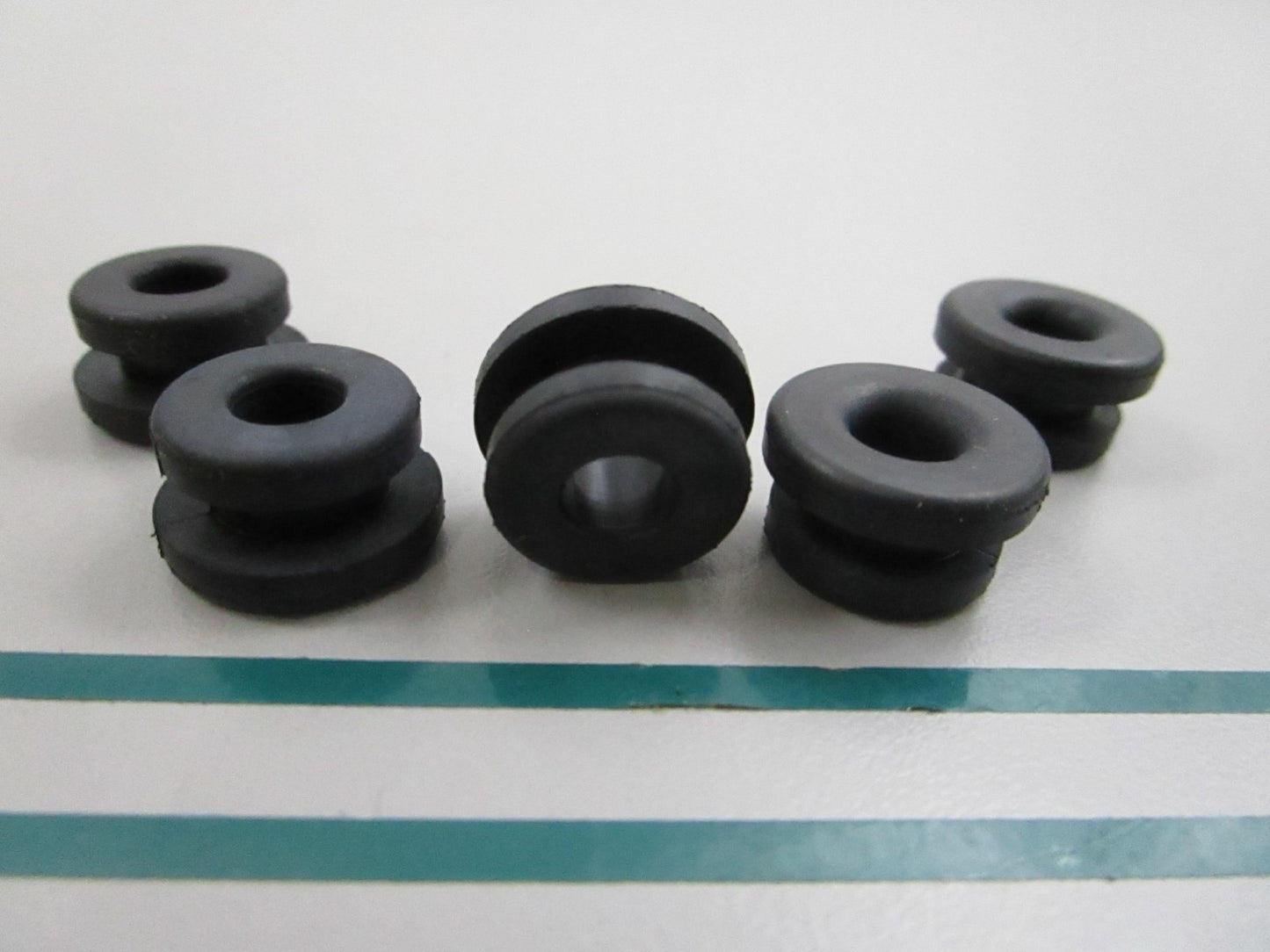 NEW OEM (LOT OF 5) 90480-10627-00 Yamaha Grommet 0810