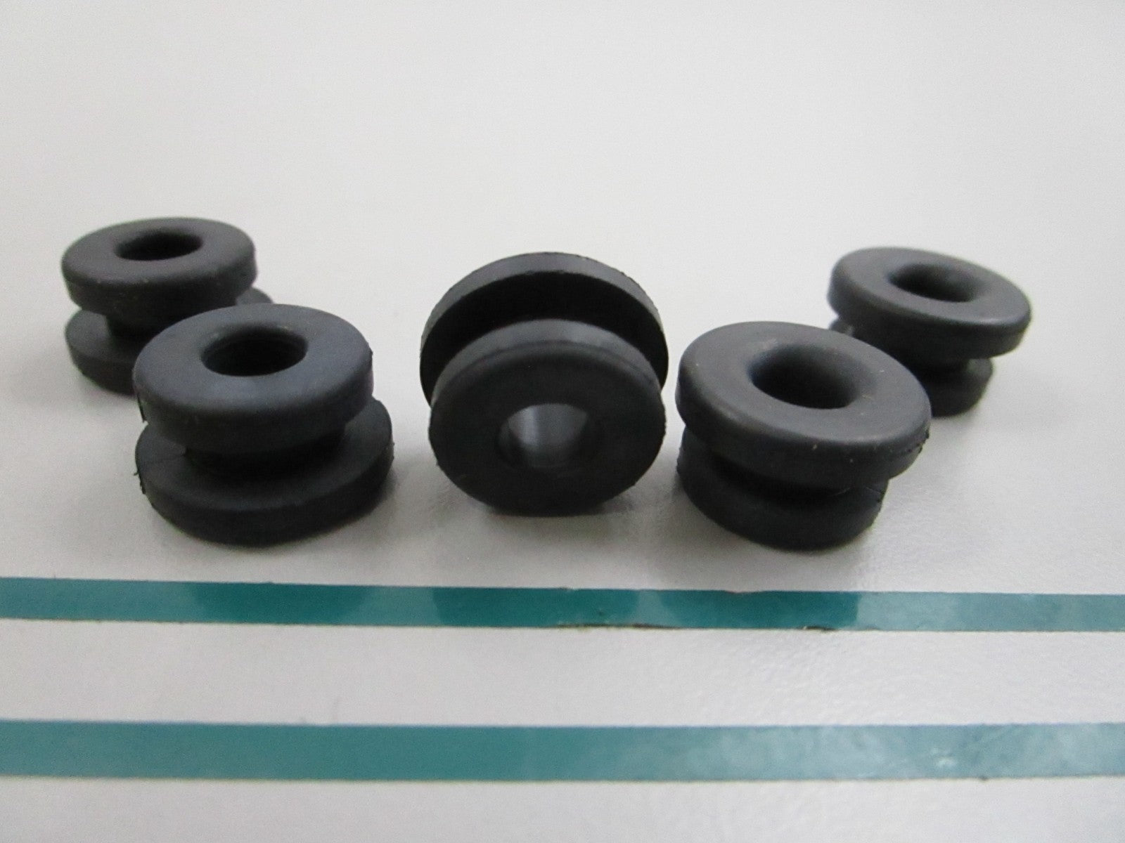 NEW OEM (LOT OF 5) 90480-10627-00 Yamaha Grommet 0810