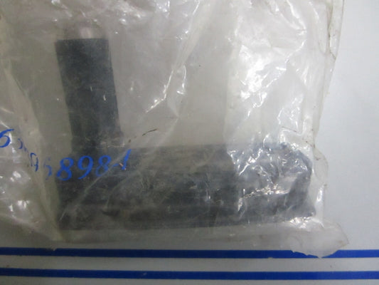 *NEW OEM* 0810 OMC Johnson Evinrude Latch Handle 395898 0395898