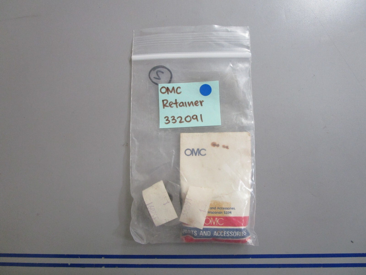 *NEW OEM* (LOT OF 2) 0810 OMC Johnson Evinrude Retainer 332091 0332091
