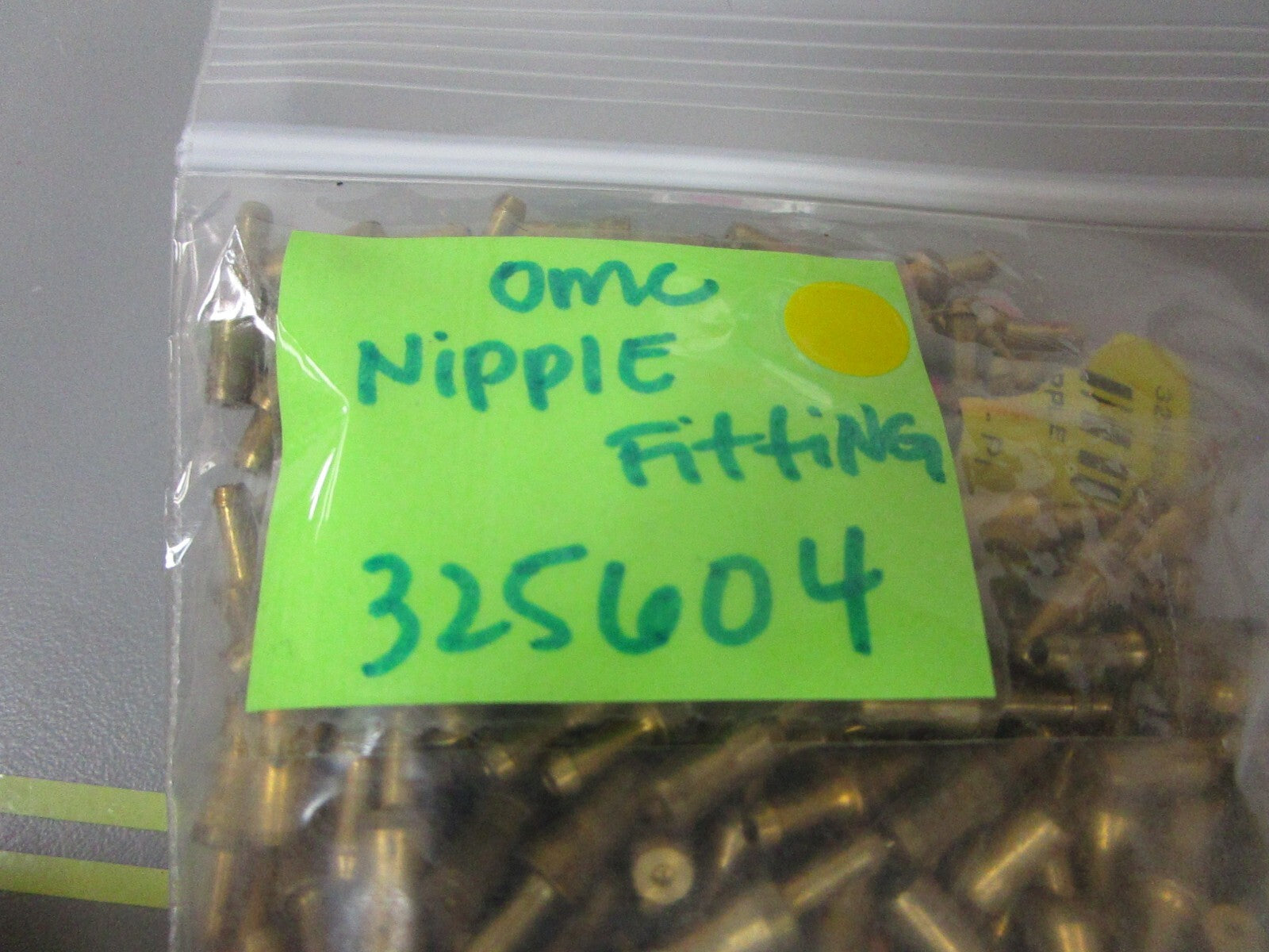 *NEW OEM* 0810 OMC Johnson Evinrude Nipple Fitting 325604 0325604