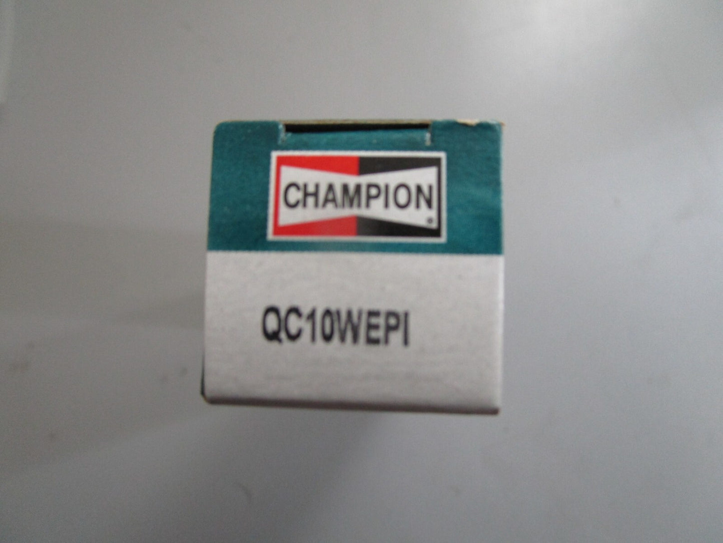 *NEW* 0810 Champion Spark Plug QC10WEPI 5010808