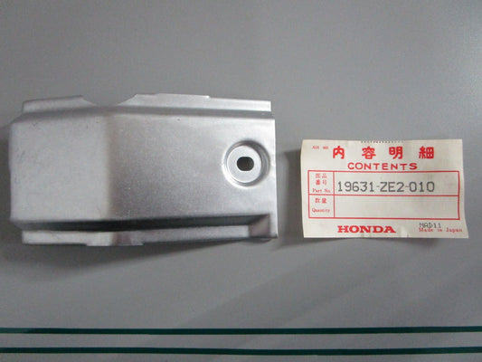 NEW OEM 19631-ZE2-010 Honda Shroud 0820