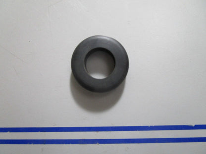*NEW OEM* 0810 Volvo Penta Grommet 3852103