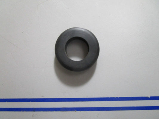 *NEW OEM* 0810 Volvo Penta Grommet 3852103