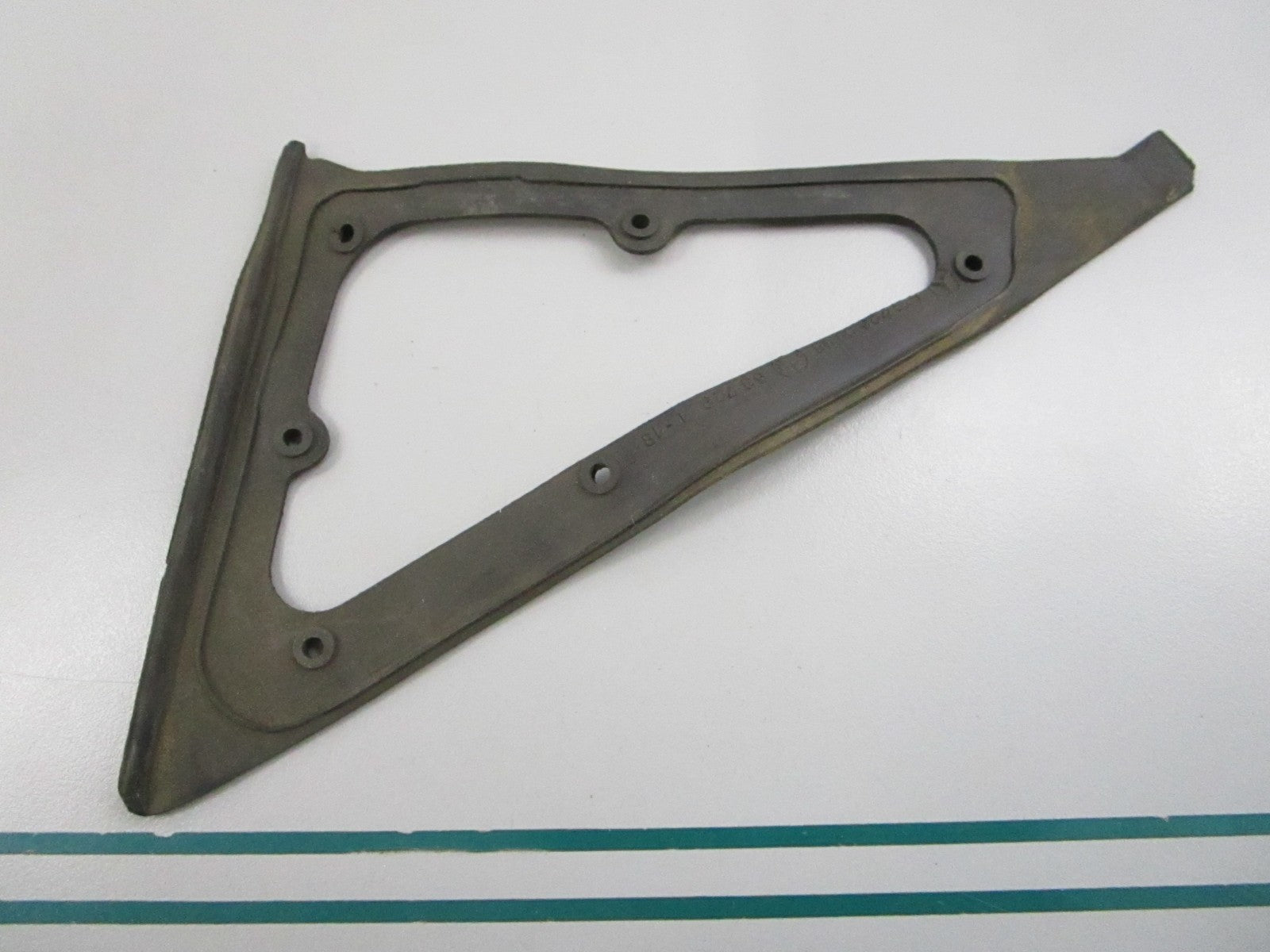 NEW OEM 1237250098 Mercedes-Benz Seal 0810