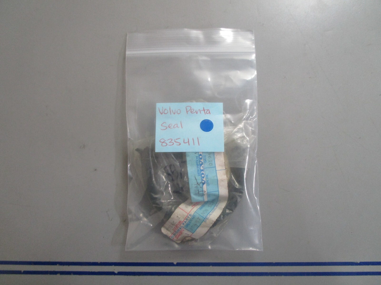 *NEW OEM* 0810 Volvo Penta Seal 835411