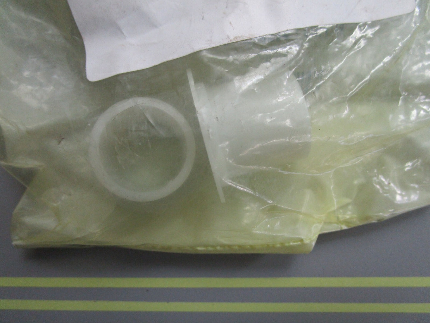 *NEW OEM* 0810 Volvo Penta Bushing Kit 876279