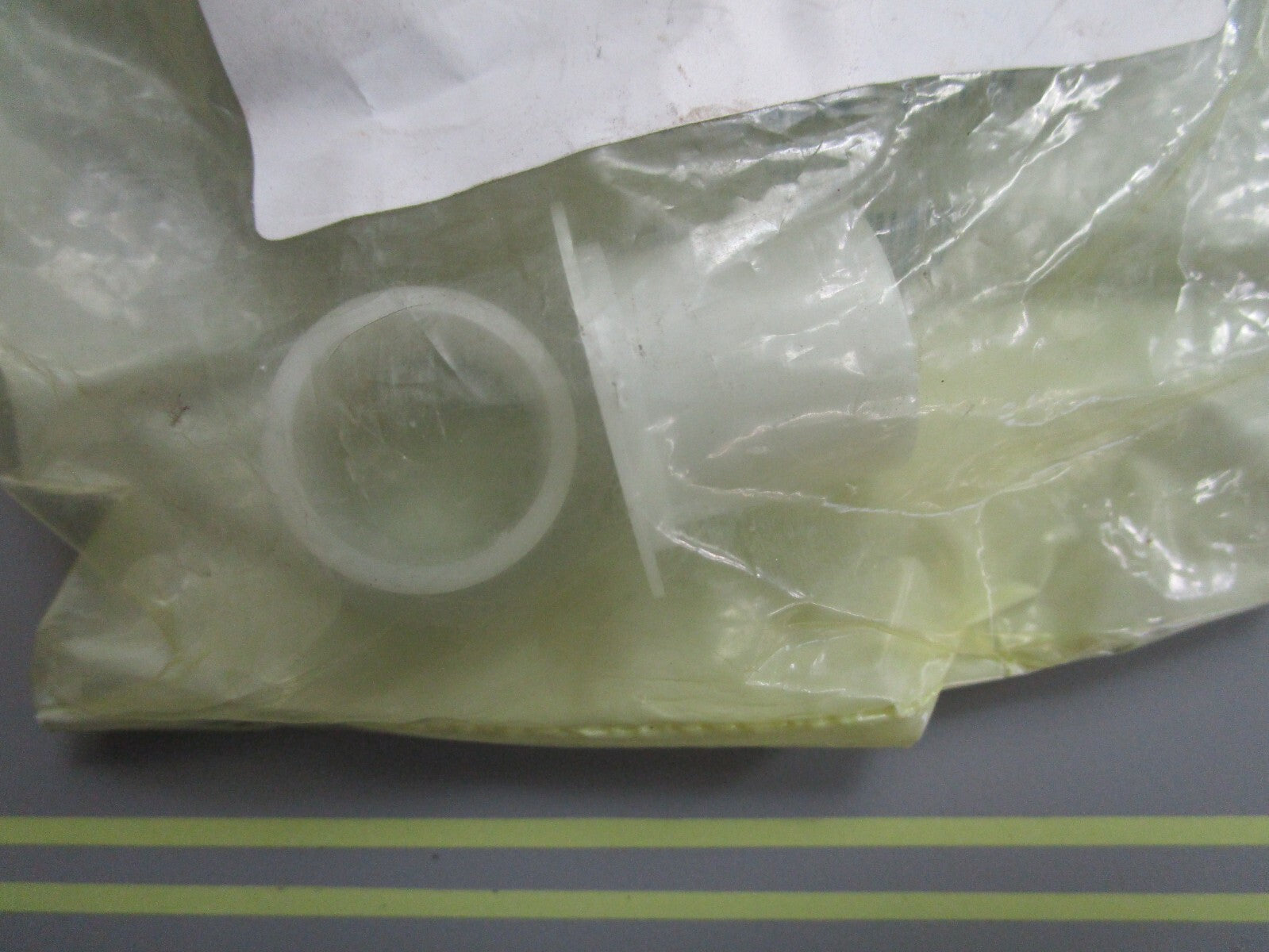 *NEW OEM* 0810 Volvo Penta Bushing Kit 876279