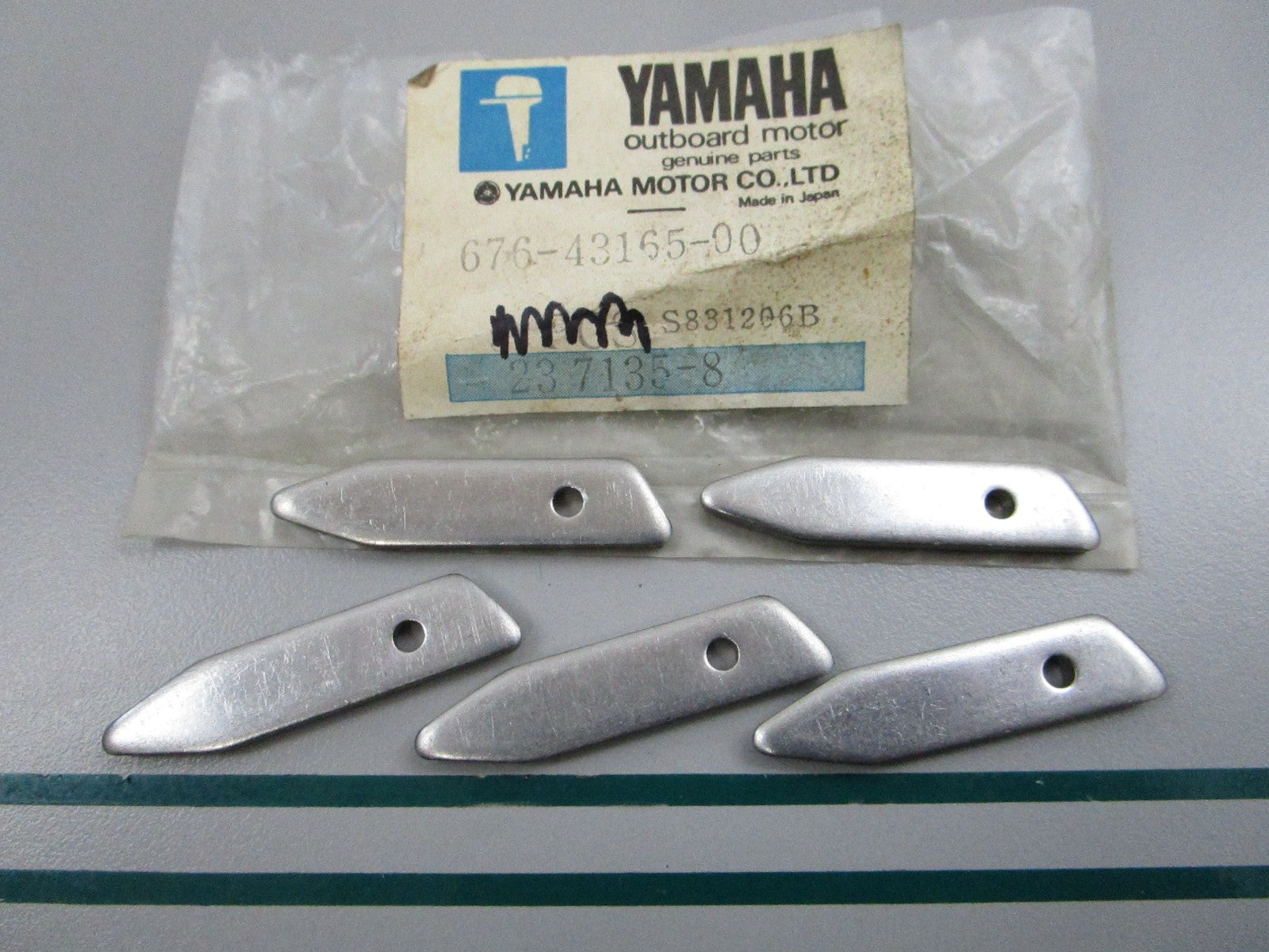 NEW OEM (LOT OF 5) 676-43165-00 Yamaha Tilt Lock Stopper 0810