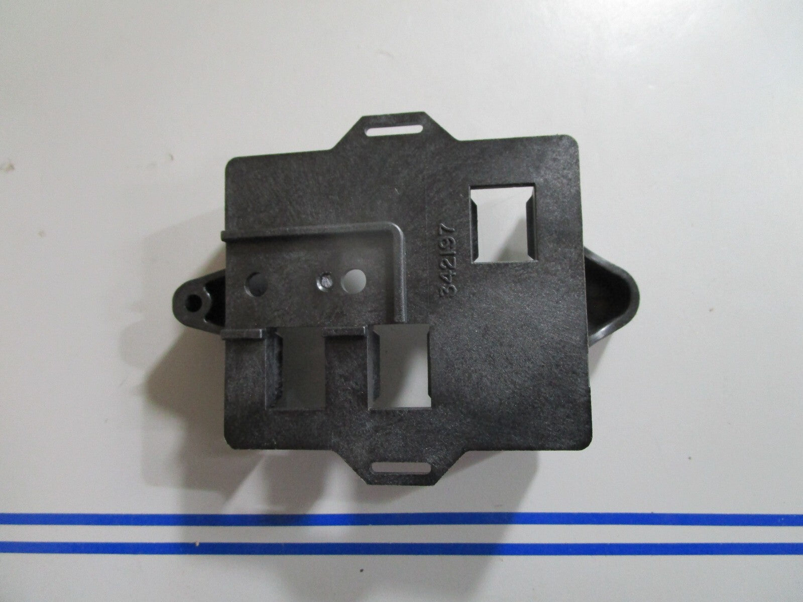 *NEW OEM* 0770 OMC Johnson Evinrude Connector Bracket 342197 0342197