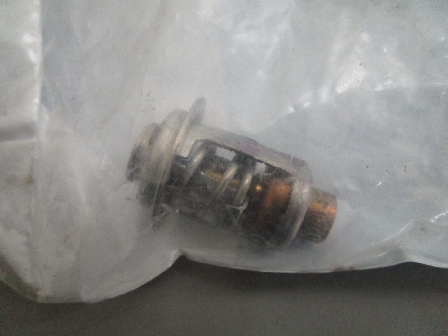 *NEW OEM* 0820 OMC Johnson Evinrude Thermostat Ay 5005440