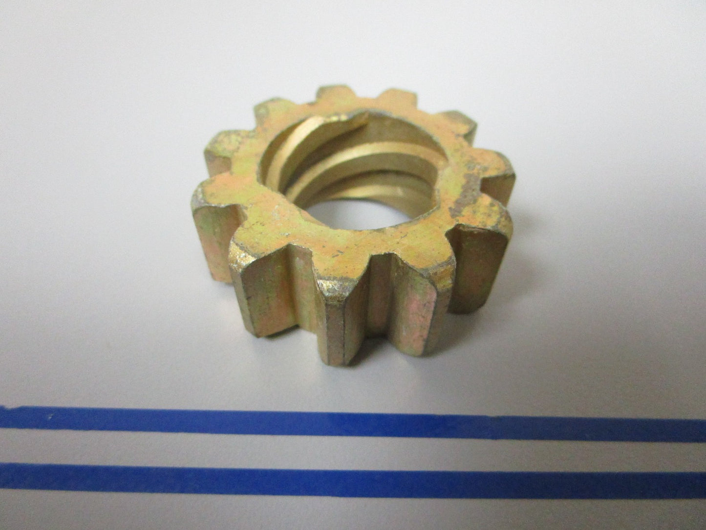 NEW OEM 311861 0311861 OMC Johnson Evinrude Starter Drive Pinion 0720