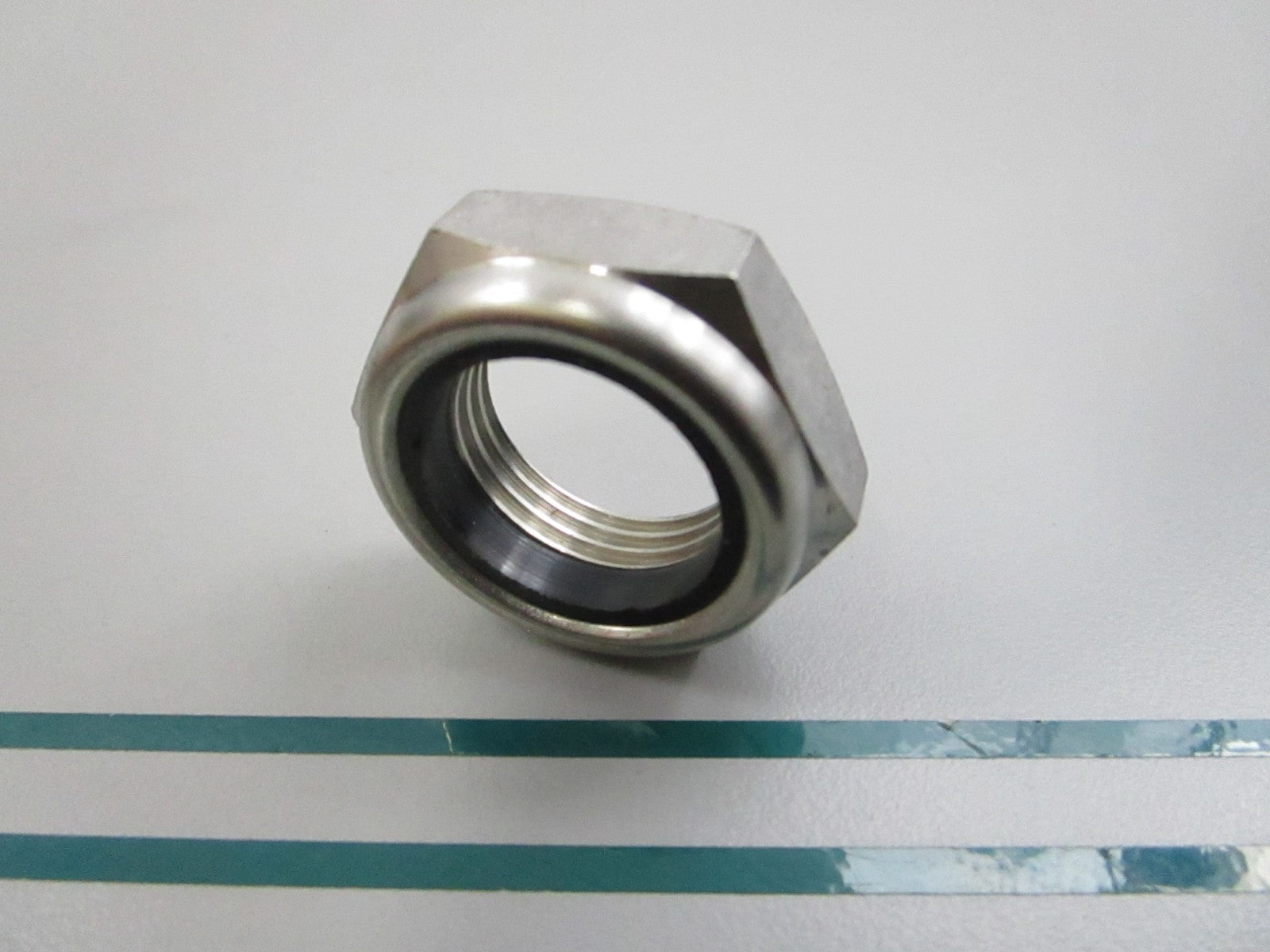 NEW OEM 90185-22M11 Yamaha Self Locking Nut 0810