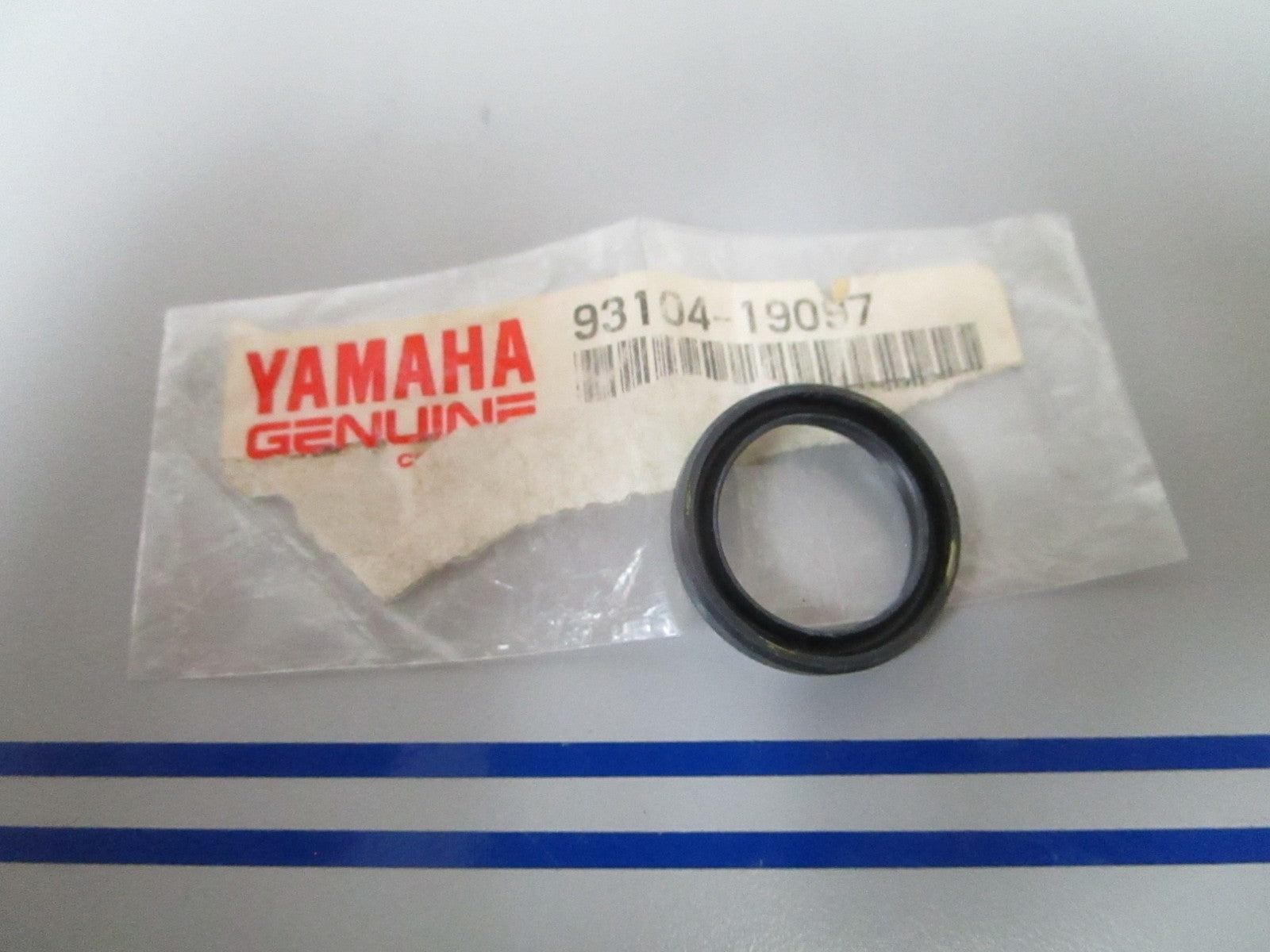 NEW OEM 93104-19097 Yamaha Oil Seal 0720