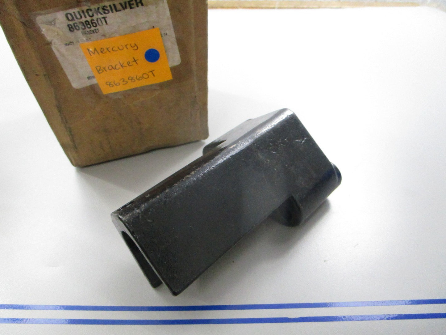 *NEW OEM* 0810 Mercury Quicksilver Bracket 863860T