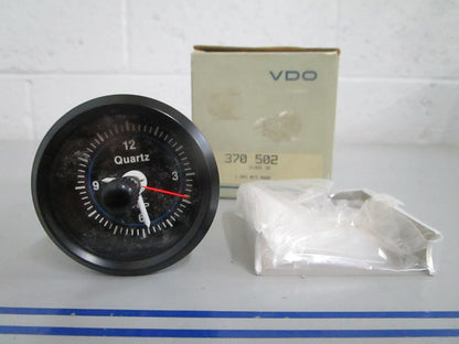 NEW OEM 1 261 015 026D 370-502 VDO Clock 0820