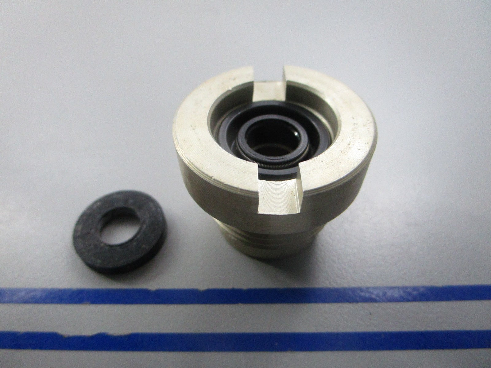 NEW OEM 23-77631A2 Mercury Quicksilver Bushing Assembly 0810