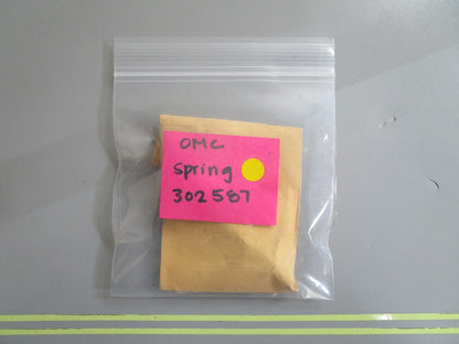 *NEW OEM* 0810 OMC Johnson Evinrude Spring 302587 0302587