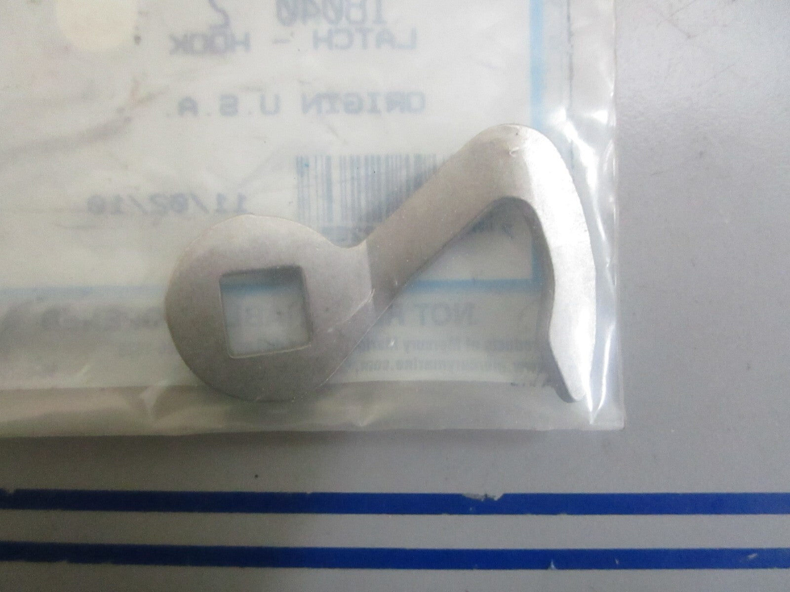 *NEW OEM* 0810 Mercury Quicksilver Hook Latch 18040 2