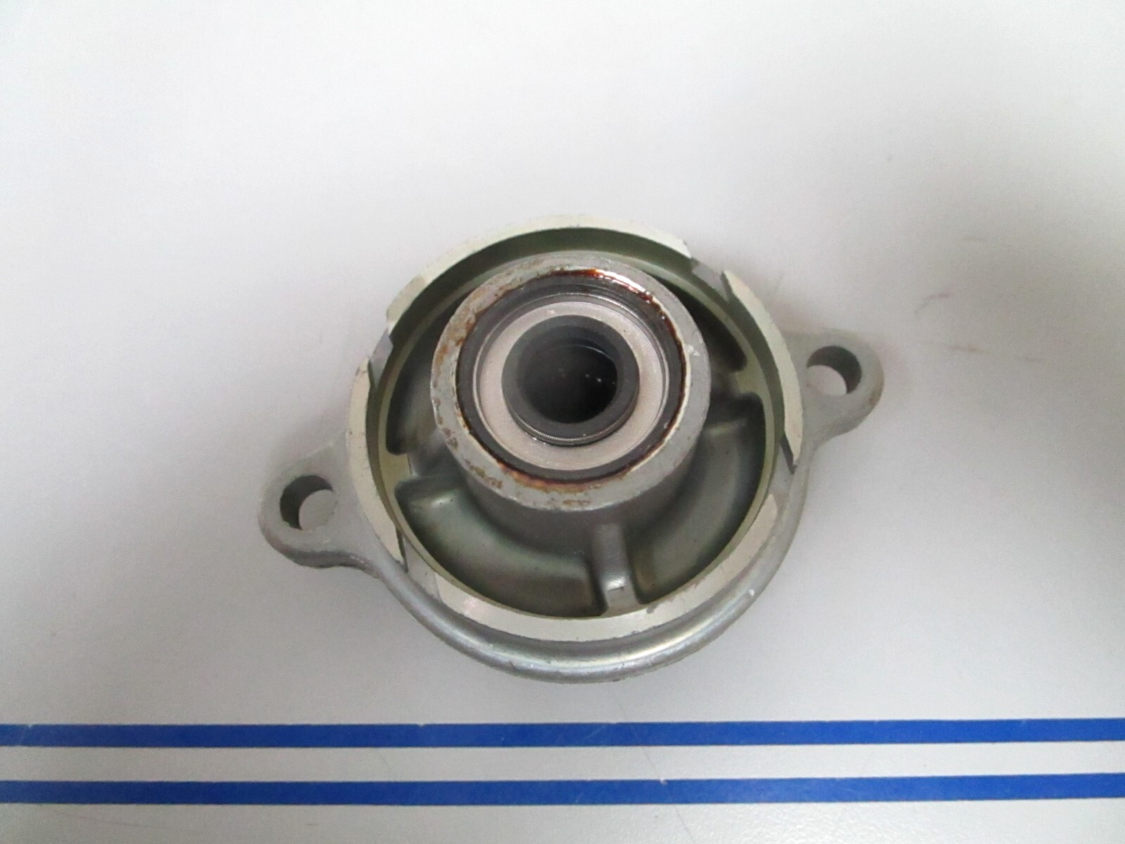 *NEW OEM* 0810 OMC Johnson Evinrude Gearcase Bearing Housing 326203 0326203