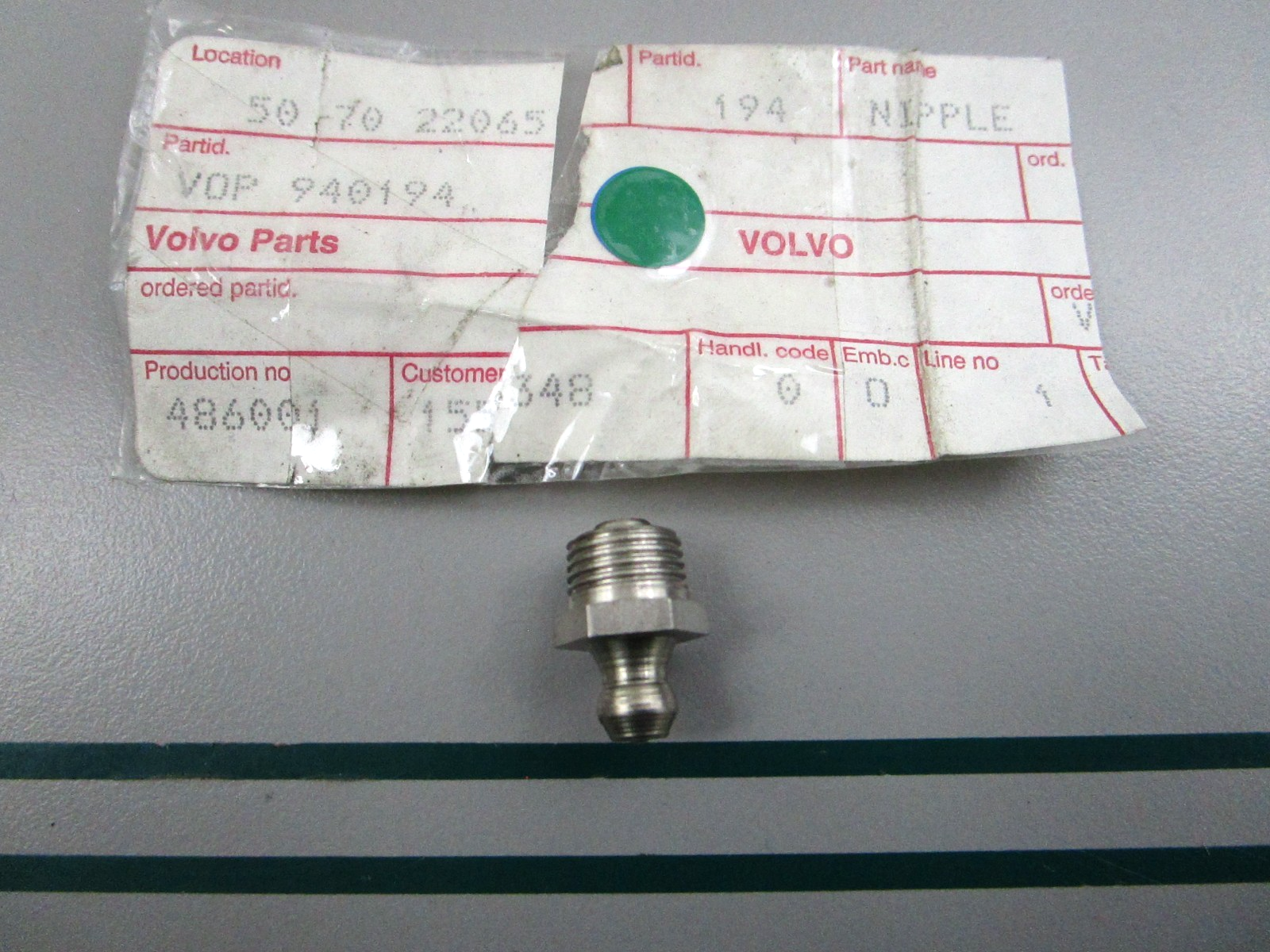 NEW OEM 940194 Volvo Penta Lubricating Nipple 0810