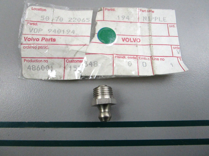 NEW OEM 940194 Volvo Penta Lubricating Nipple 0810