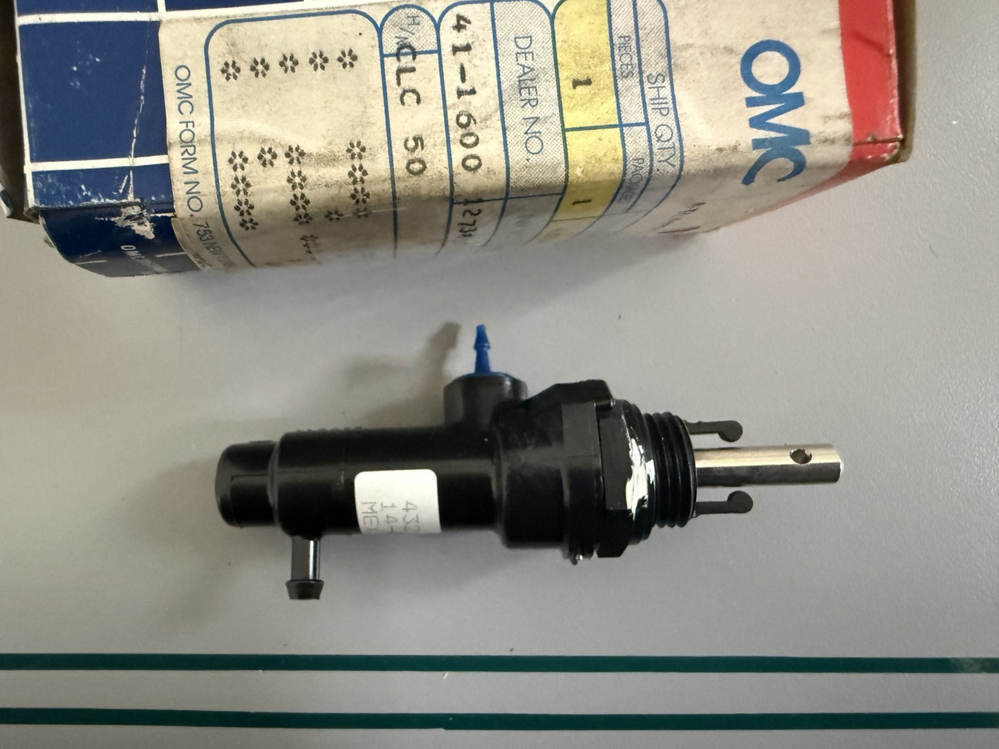 NEW OEM 432141 0432141 OMC Johnson Evinrude Primer Pump Assy 0820