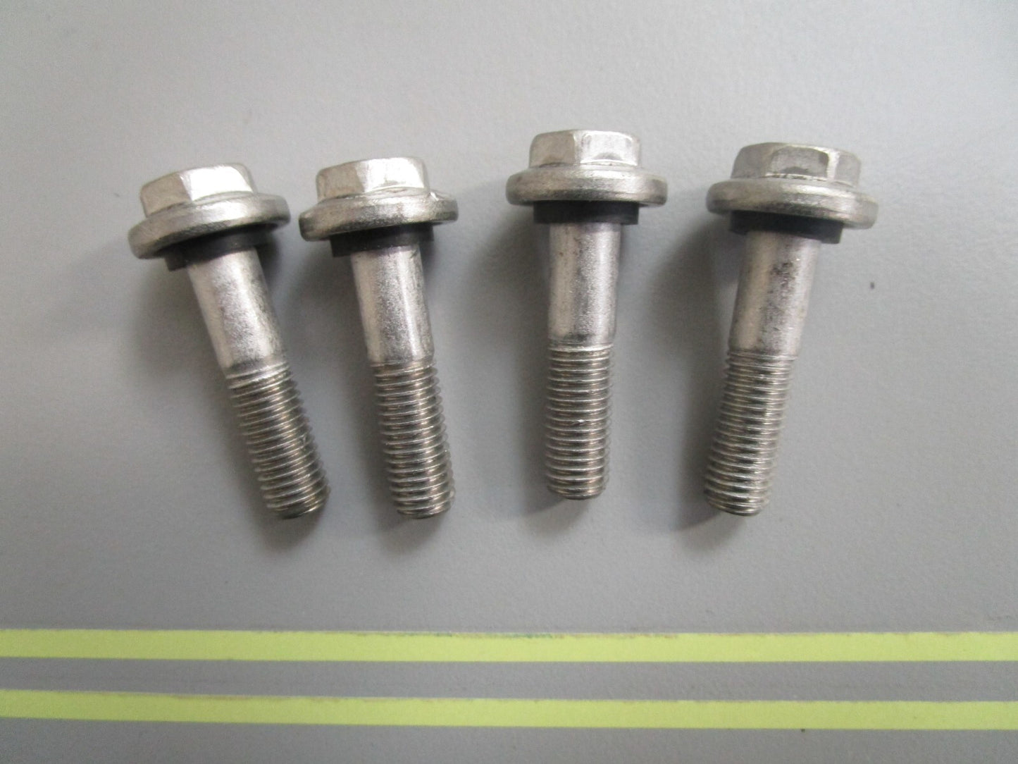 *NEW OEM* (LOT OF 4) 0810 OMC Johnson Evinrude Screw 317763 0317763