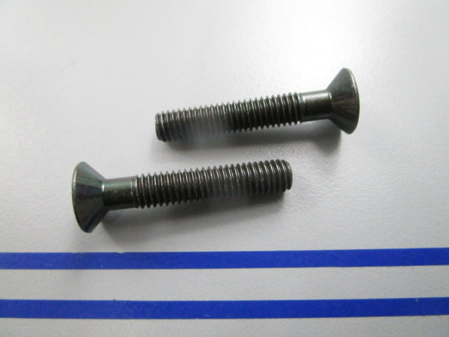 NEW OEM (LOT OF 2) Kawasaki 221C0635 Screw 0810