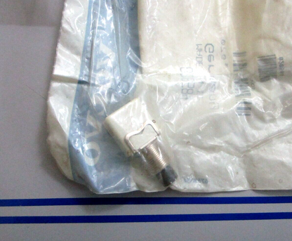 *NEW OEM* 0720 Volvo Penta Toggle Switch 828584