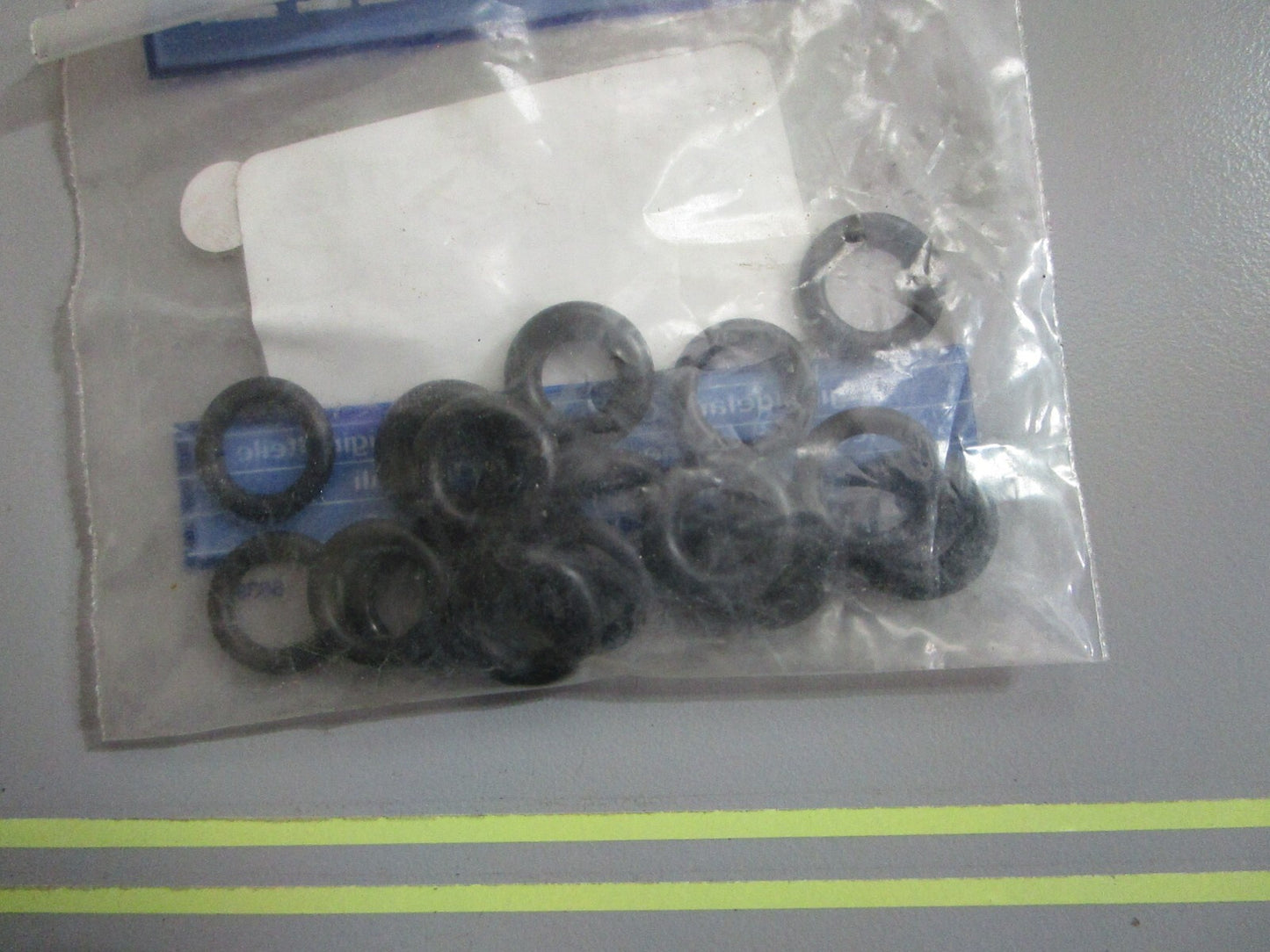 *NEW OEM* 0820 Volvo Penta Sealing Kit 3861291