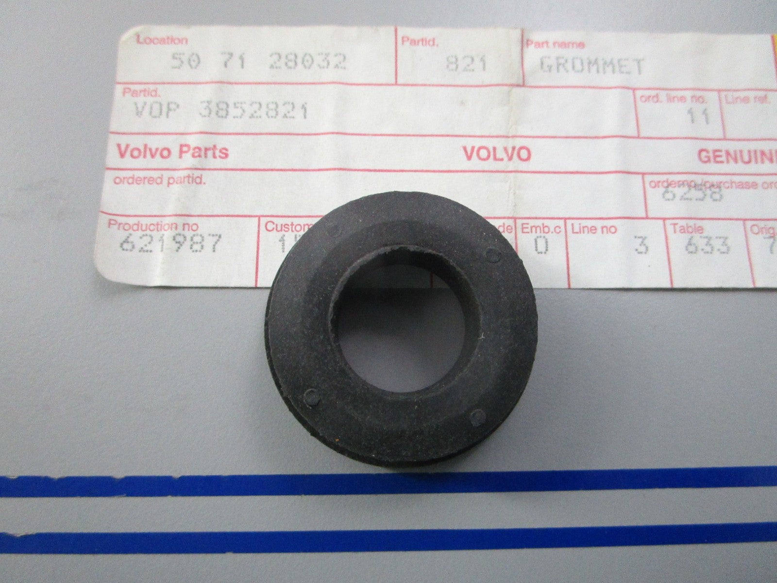 NEW OEM 3852821 Volvo Penta Grommet 0810