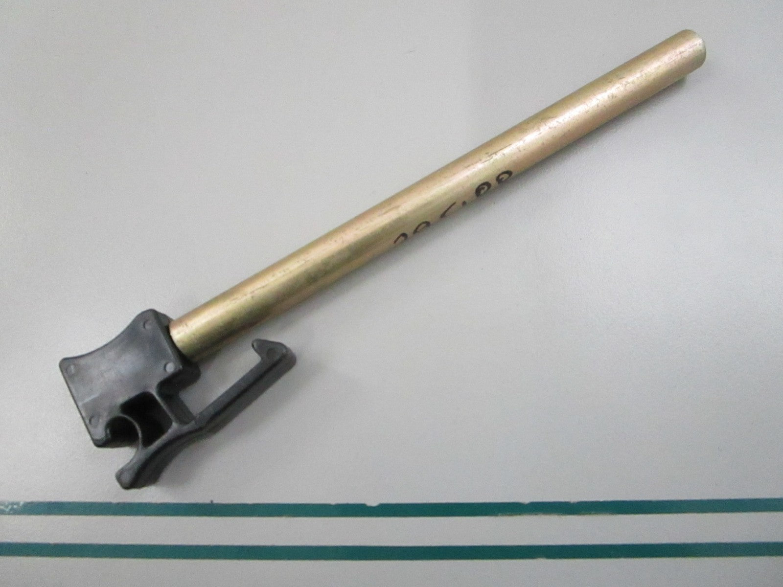 NEW OEM 395188 0395188 OMC Johnson Evinrude Tilt Pin 0810
