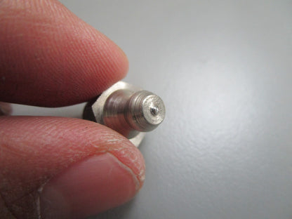 *NEW OEM* 0810 Volvo Penta Lubricating Nipple 940194