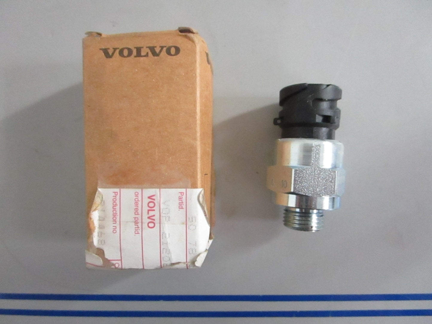 *NEW OEM* 0820 Volvo Penta Pressure Switch 21202753