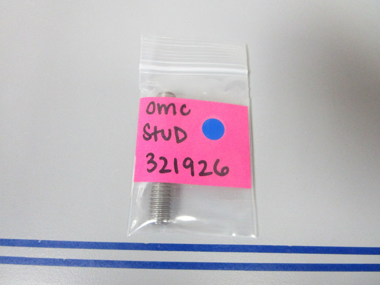 NEW OEM 321926 0321926 OMC Johnson Evinrude Stud 0720