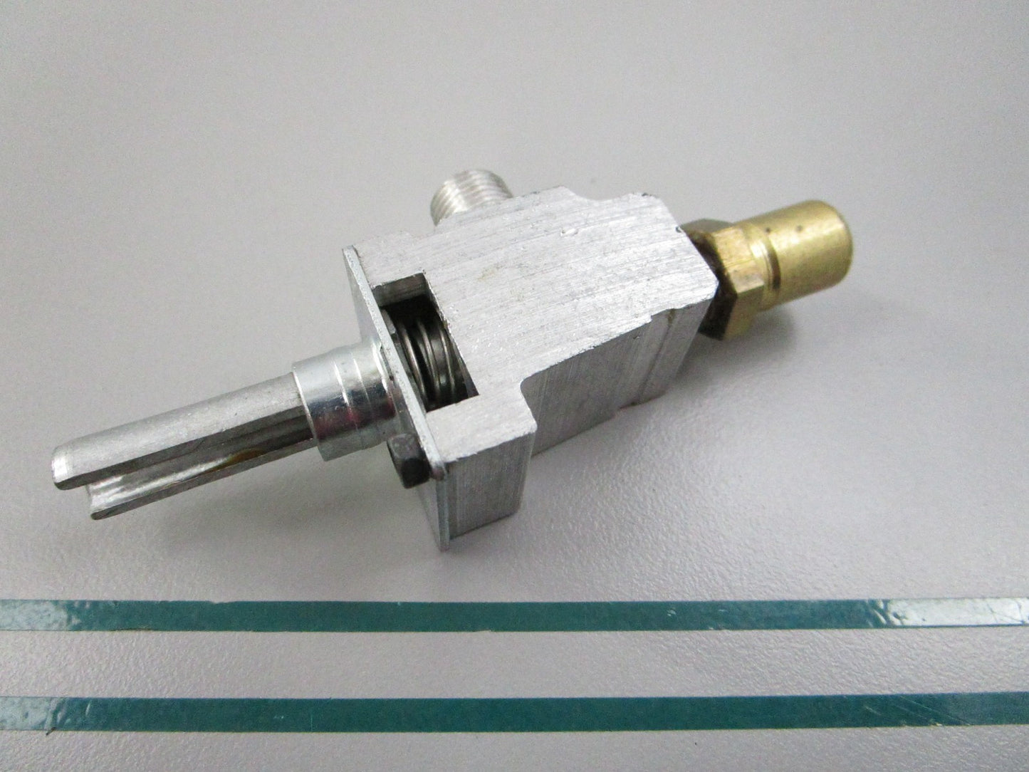 NEW OEM WB21X5235 GE Valve Burner 0810