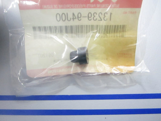 *NEW OEM* 0810 Suzuki Rubber Cap 13239-94J00