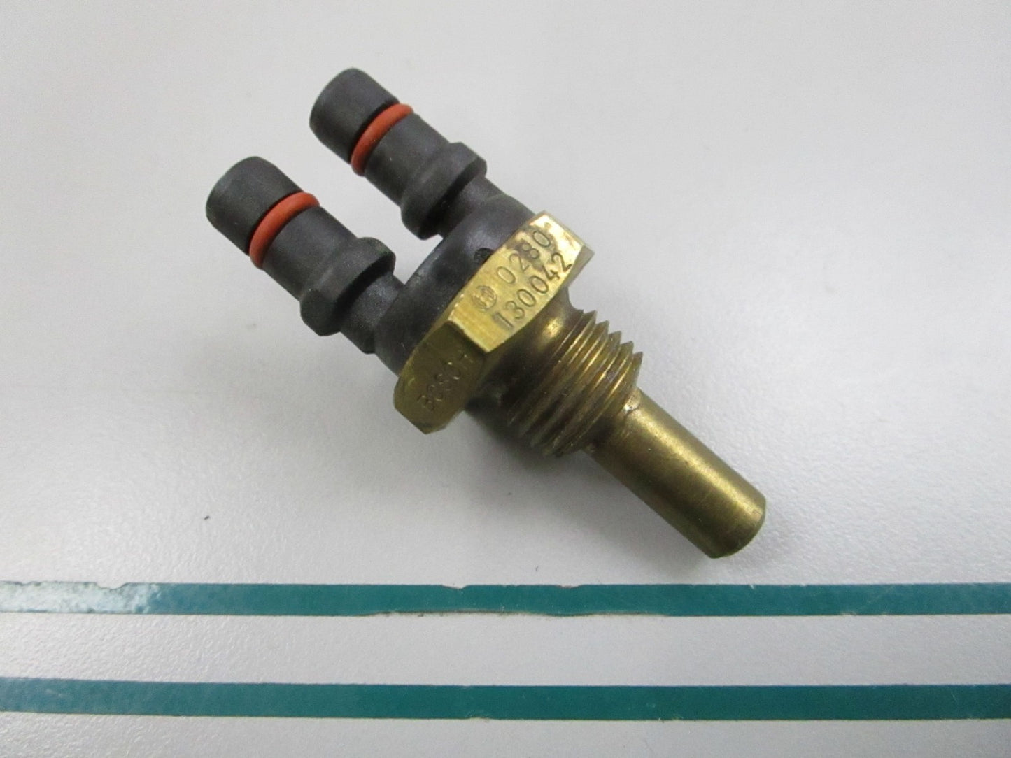 NEW OEM 0065425617 Mercedes-Benz Temperature Sensor 0810
