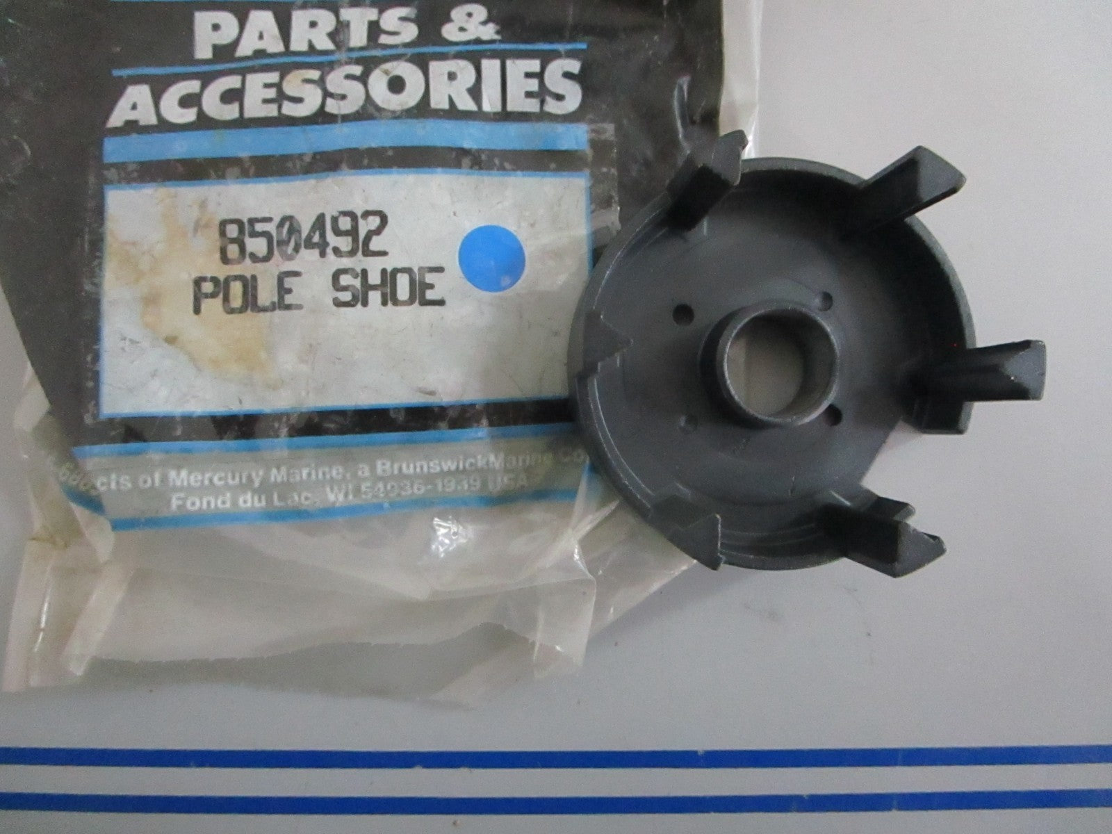 NEW OEM 850492 Mercury Quicksilver Pole Shoe 0820