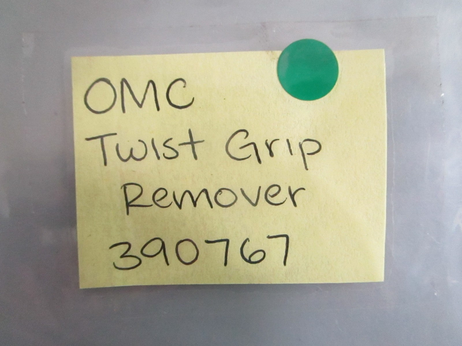 NEW OEM 390767 0390767 OMC Johnson Evinrude Twist Grip Remover 0820