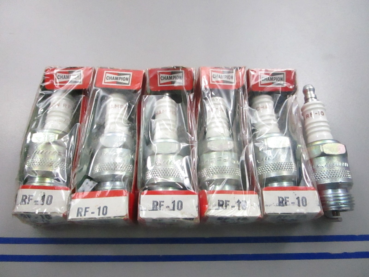 NEW (LOT OF 6) RF10 Champion Spark Plug 0810